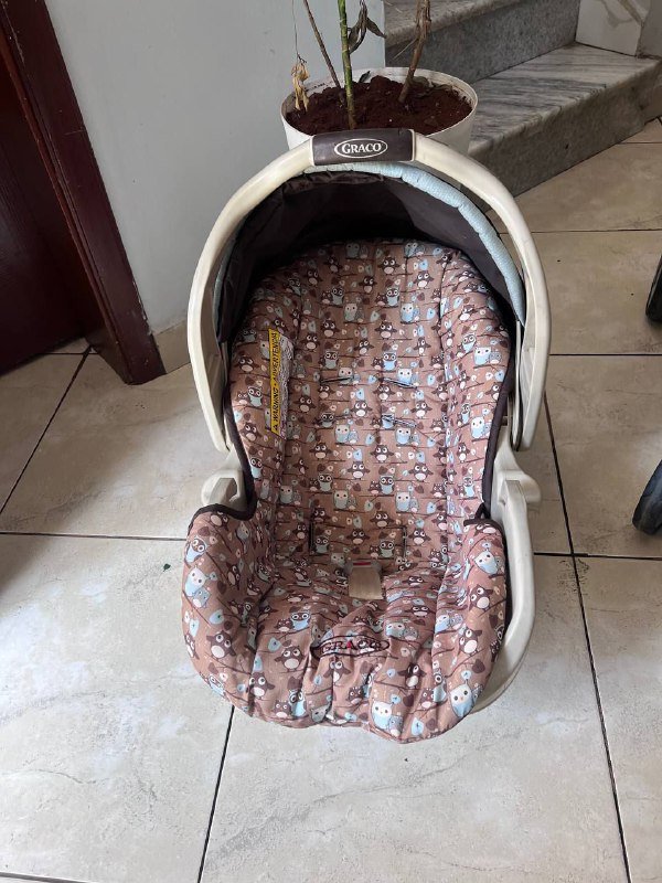 Graco Brand Car Set ከ Usa የመጣ በመጠኑ ያገለገለ እጅግ በጣም ንፁህ